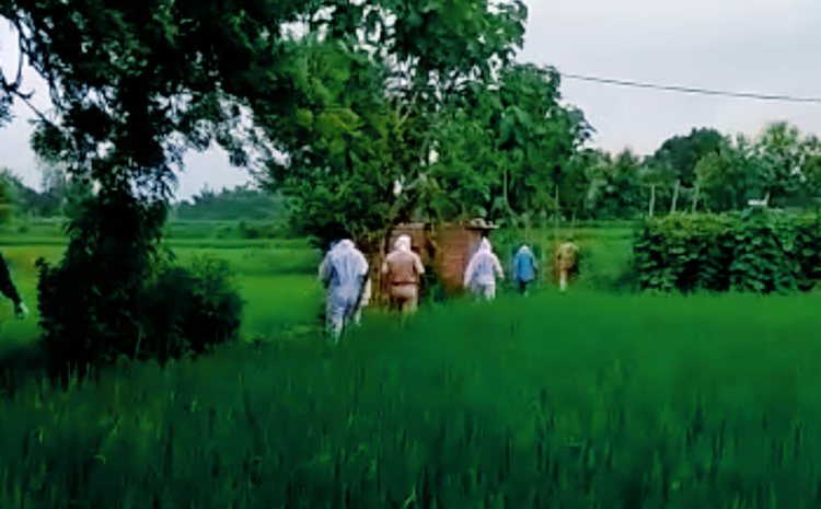  राबर्टसगंज स्थित तीनताली में पॉजिटिव केस पाए जाने पर स्वस्थ्य टीम मौके पर पहुंच ले गई