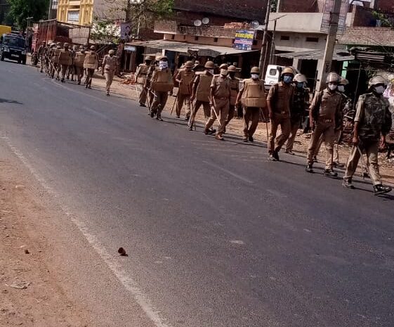  सोनभद्र-: पंचायत चुनाव को संपन्न कराने हेतु करमा पुलिस ने किया फ्लैग मार्च