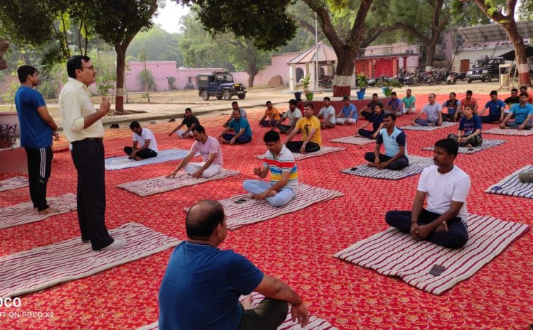  वाराणसी-: थाना चोलापुर में आयोजित हुआ एक दिवसीय तनाव प्रबंधन व योग प्रशिक्षण शिविर