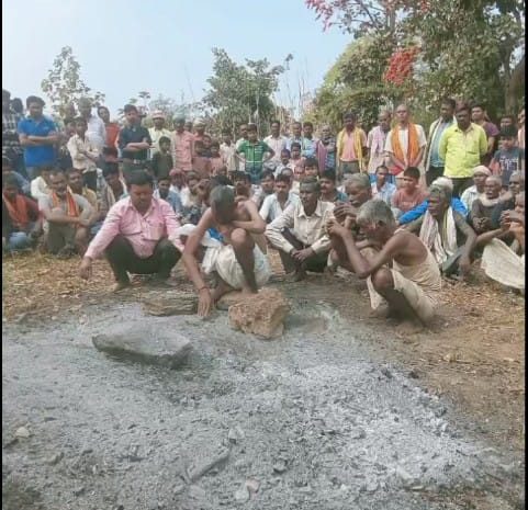  सोनभद्र-: म्योरपुर क्षेत्र में बड़े सौहार्द के साथ के साथ मनाया गया होली का पर्व