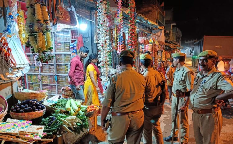  सोनभद्र-: चोपन प्रभारी ने गश्त के दौरान क्षेत्र में अतिक्रमण पर की कार्यवाही