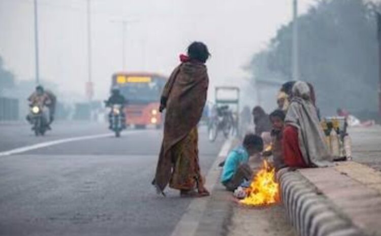  सोनभद्र में बढ़ती ठंड में अलाव जलाने की शुरू हुई माँग