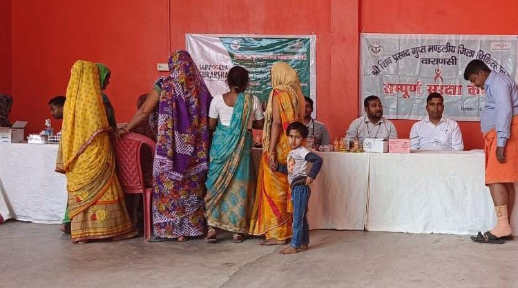  वाराणसी-: मंडलीय जिला चिकित्सालय वाराणसी द्वारा पैगंबरपुर में शिविर का आयोजन